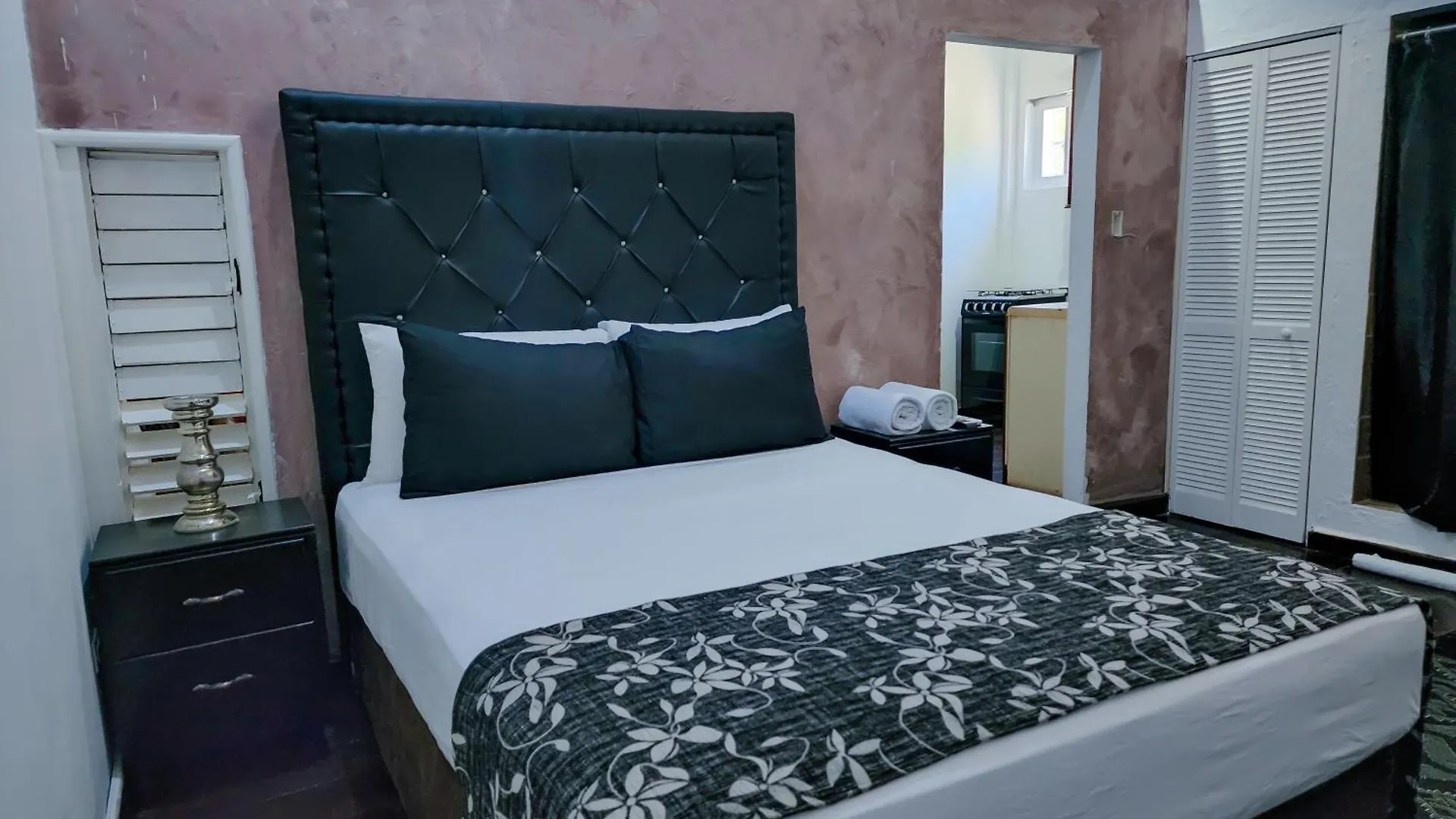 Sky Beach Hotel Hopewell